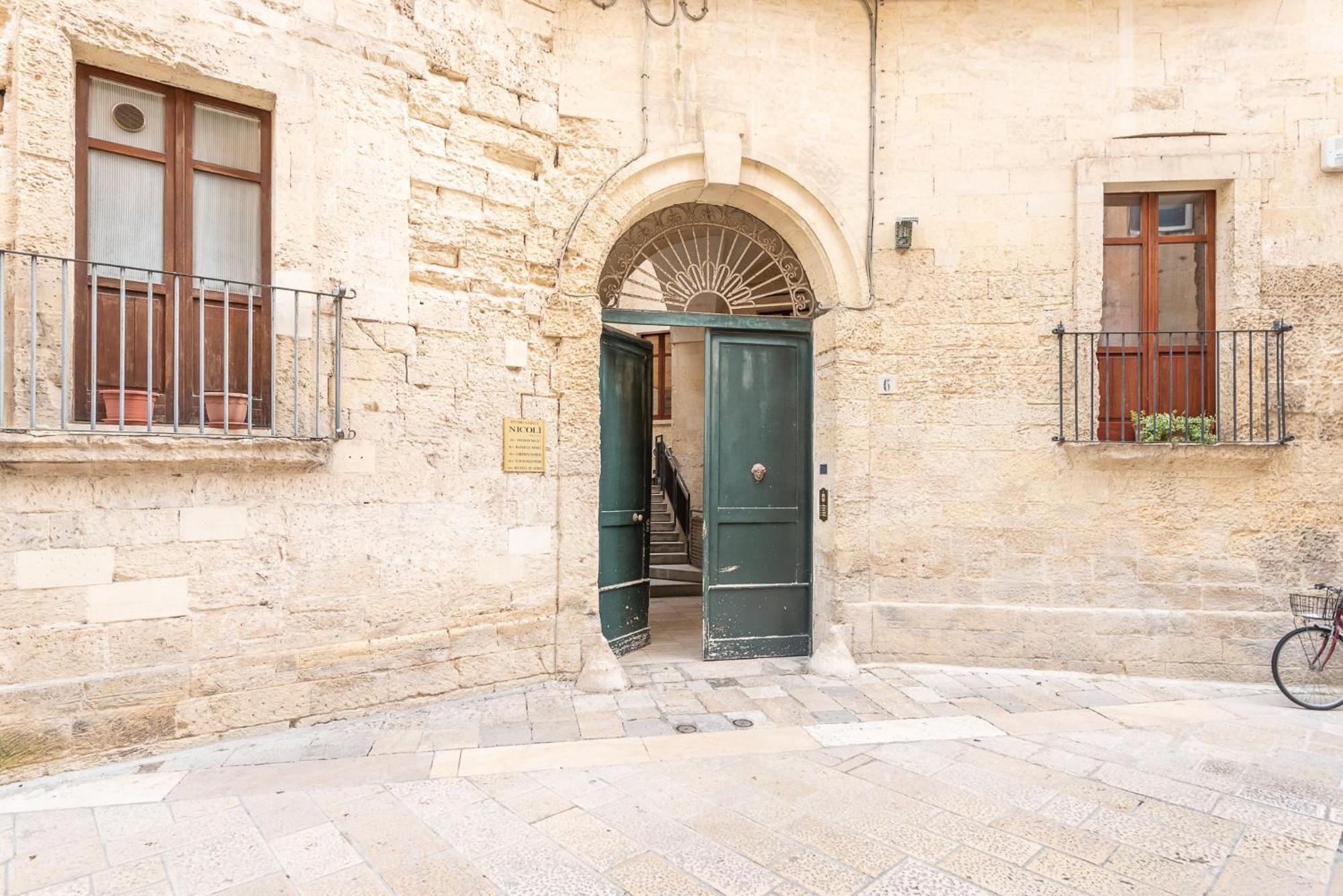 Rubichi 6 - Old Town Apartment Sit Λέτσε Εξωτερικό φωτογραφία